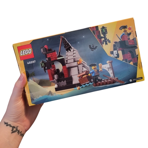 Lego Creator Scary Pirate Island 40597 - Picture 2 of 2